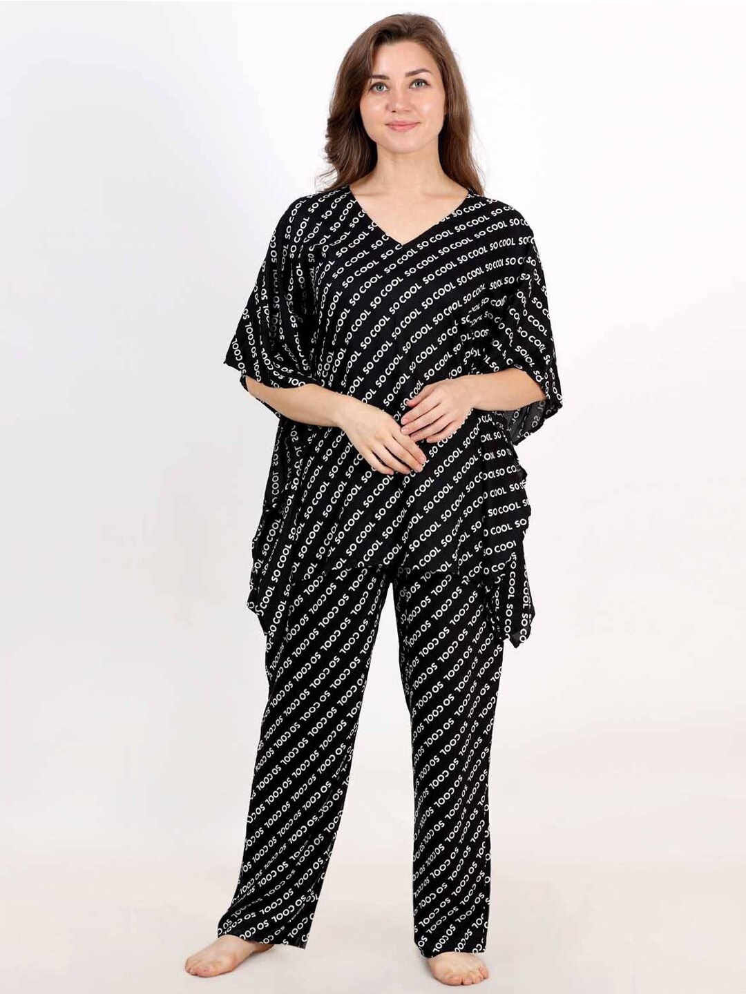 

LastInch Typography Printed Kaftan Night suit, Black