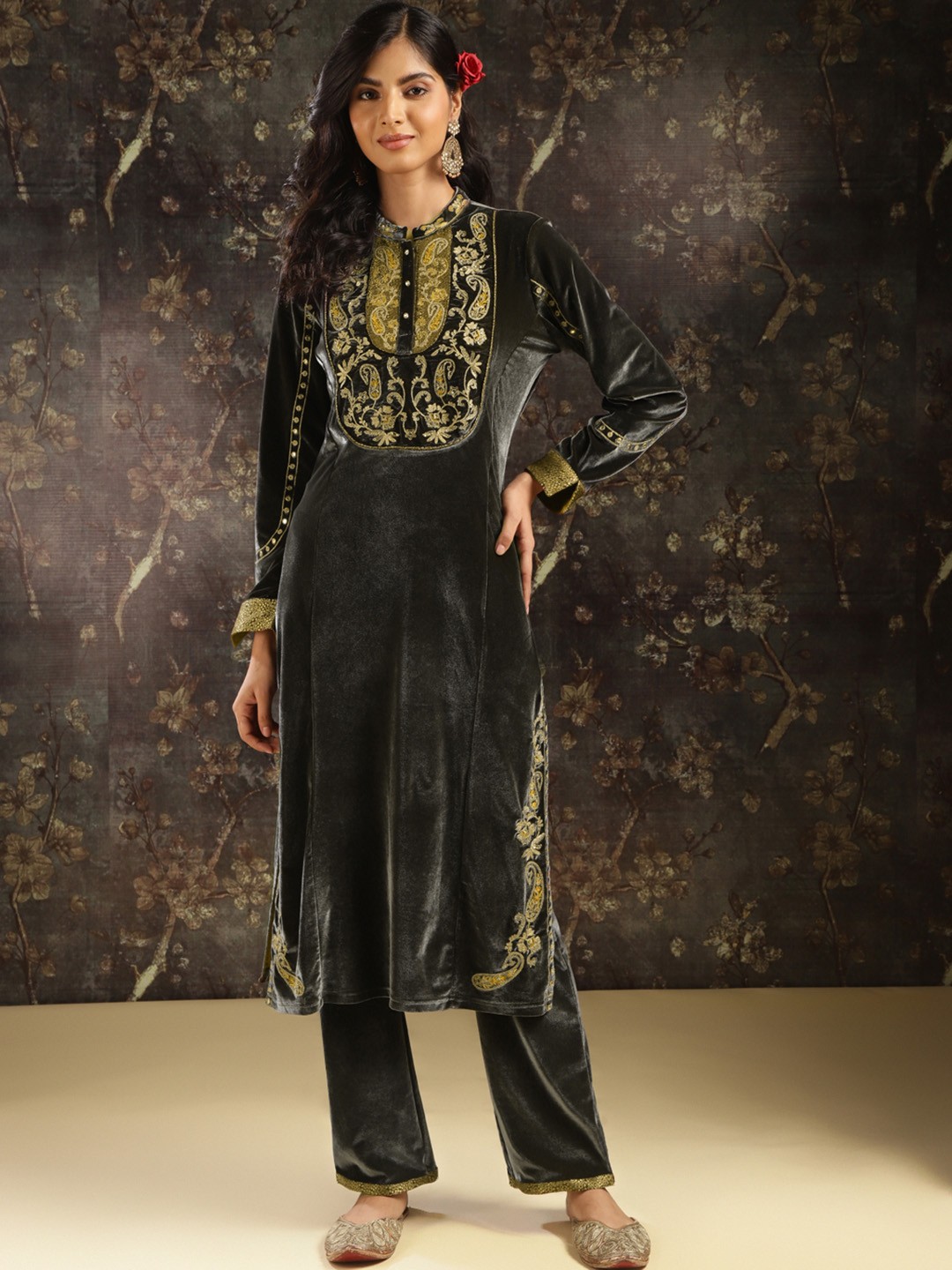 

Lakshita Paisley Embroidered Thread Work Velvet Straight Kurta with Trousers, Grey