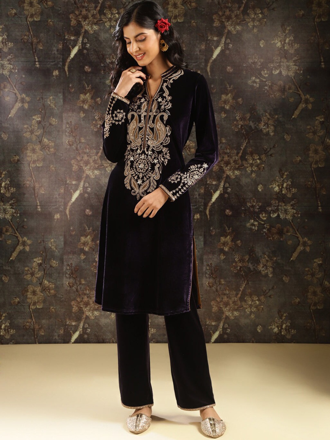 

Lakshita Ethnic Motifs Yoke Design Velvet Mandarin Collar Zardozi Kurta With Trousers, Purple