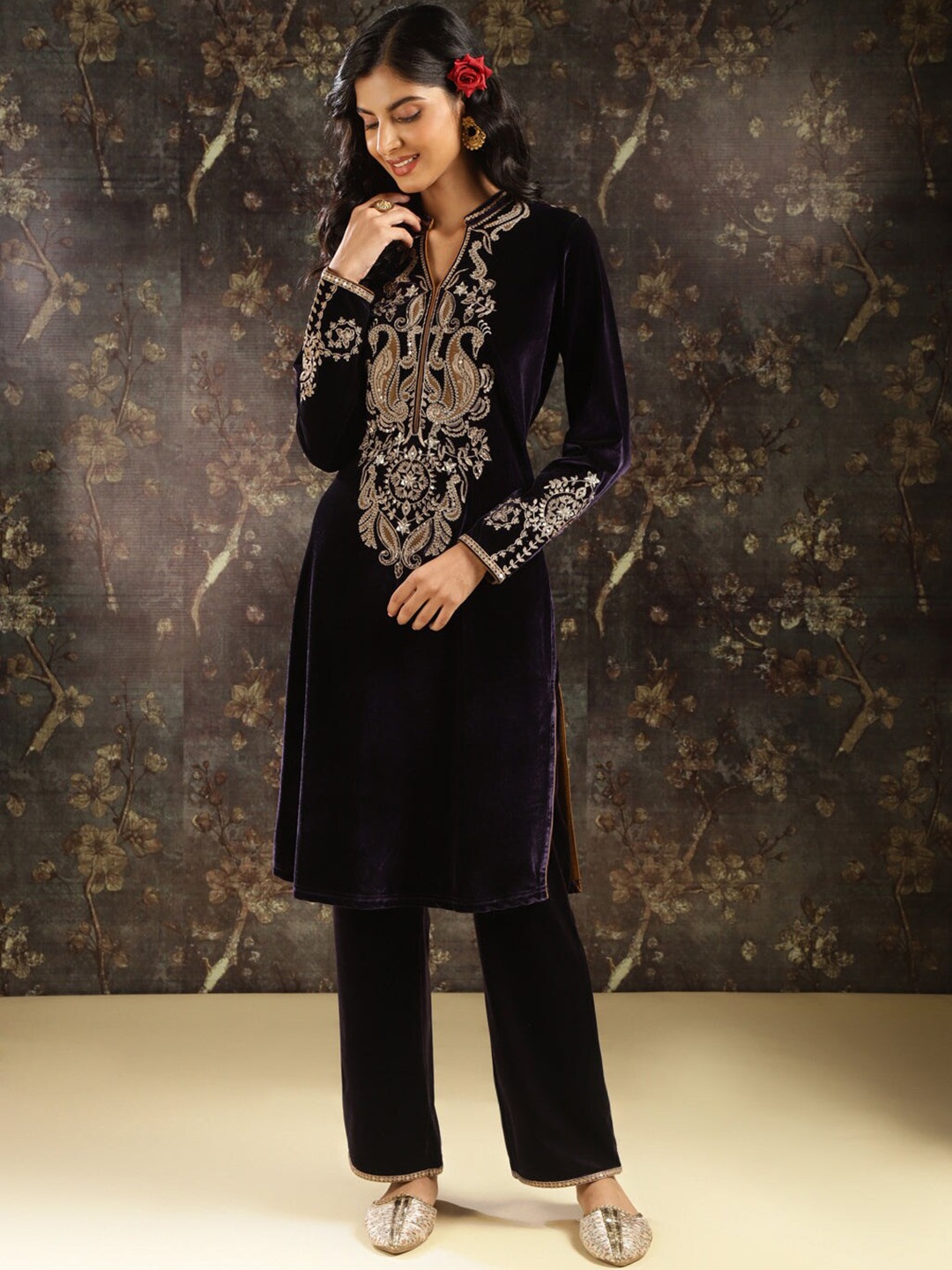 

Lakshita Paisley Embroidered Sequinned Velvet Kurta With Trousers, Purple
