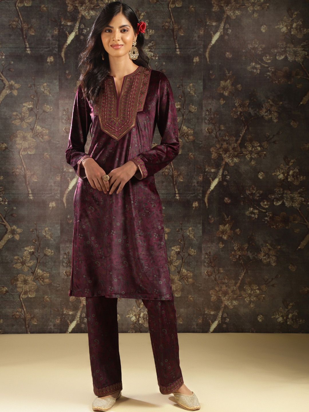 

Lakshita Ethnic Motifs Printed Thread Work Velvet Kurta With Trousers, Purple
