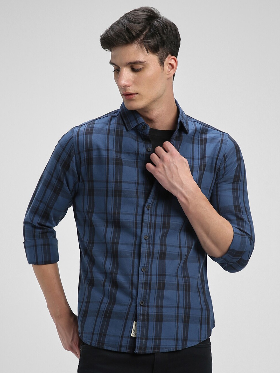 

Dennis Lingo Slim Fit Checked Spread Collar Long Sleeves Casual Shirt, Blue