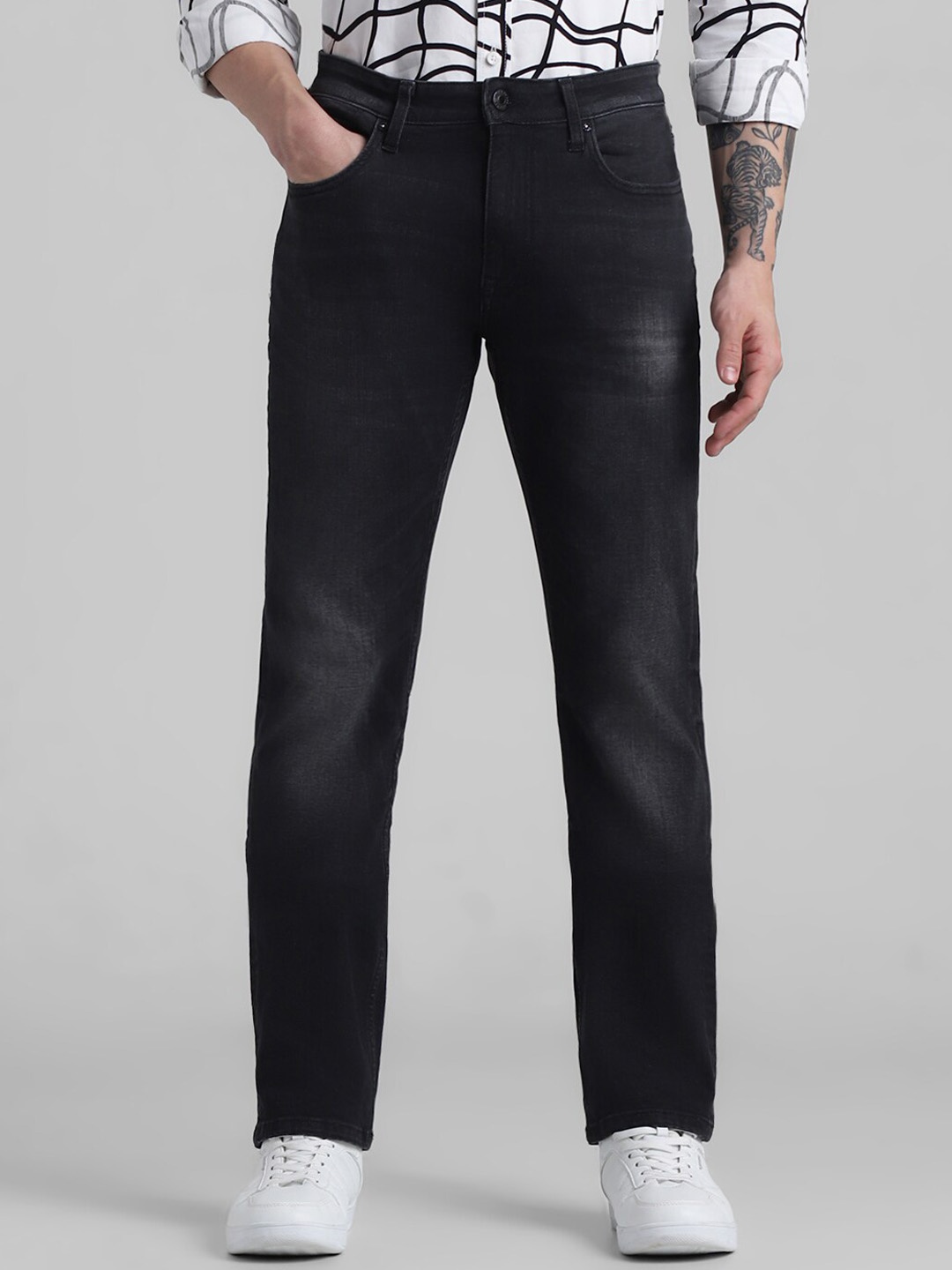

Jack & Jones Men Clark Mid-Rise Clean Look Stretchable Jeans, Black