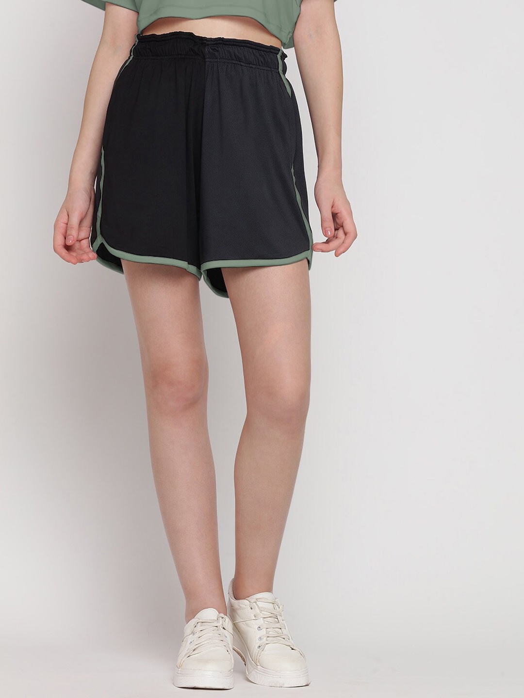 

Wearjukebox Women High-Rise Shorts, Green