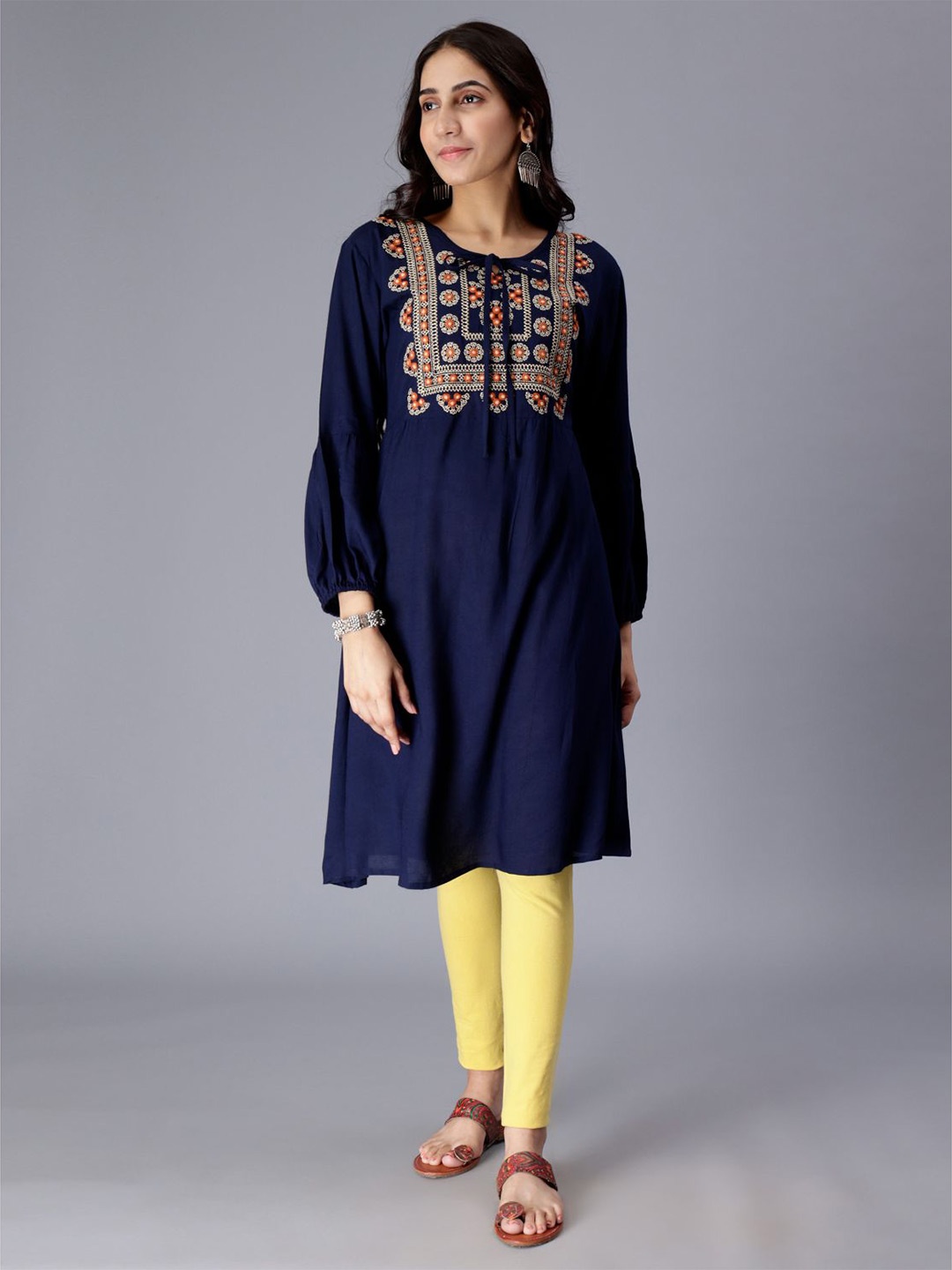 

SAAKAA Floral Embroidered A-line Kurta, Navy blue