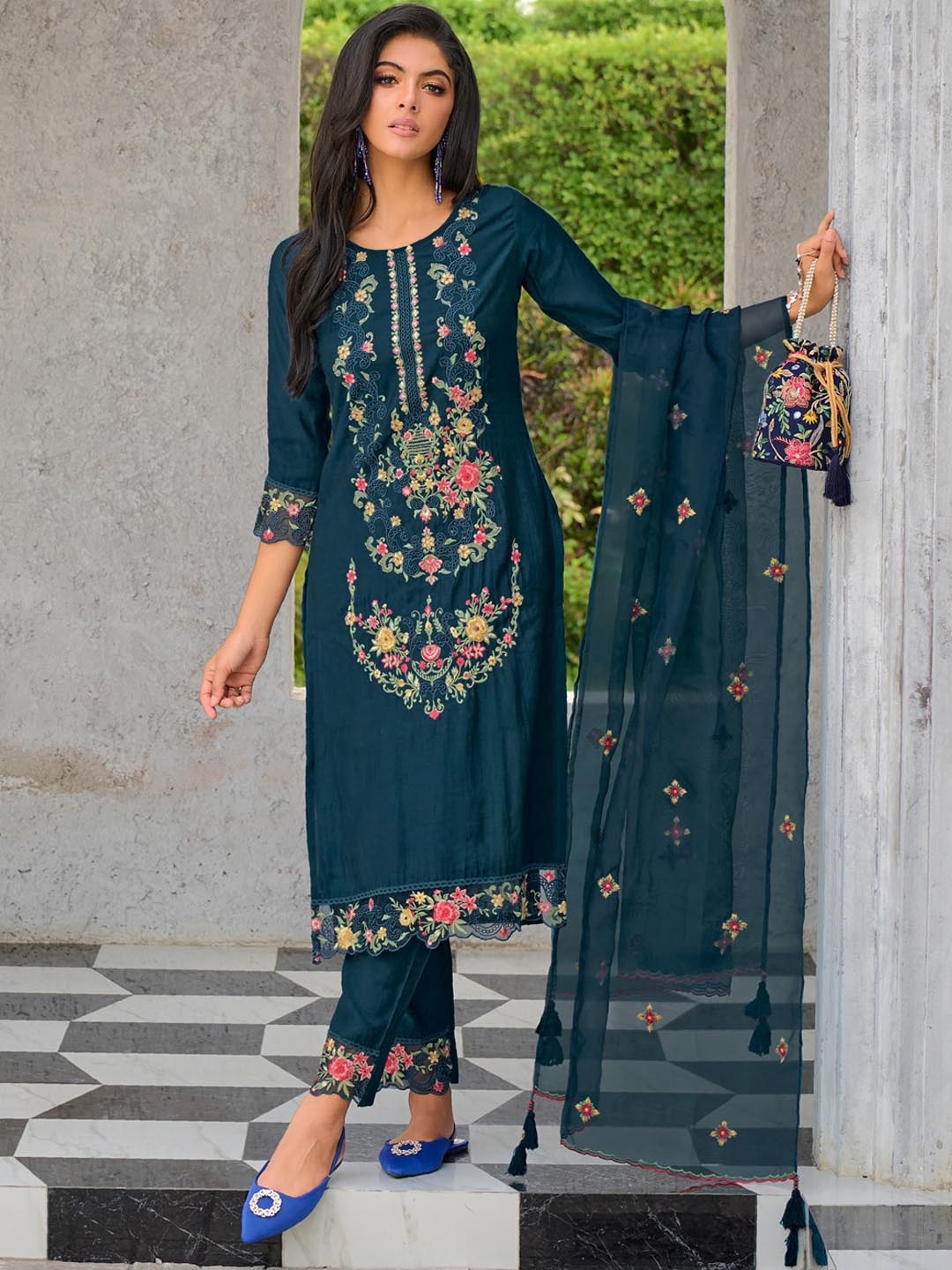 

VredeVogel Floral Embroidered Kurta With Trousers & Dupatta, Teal