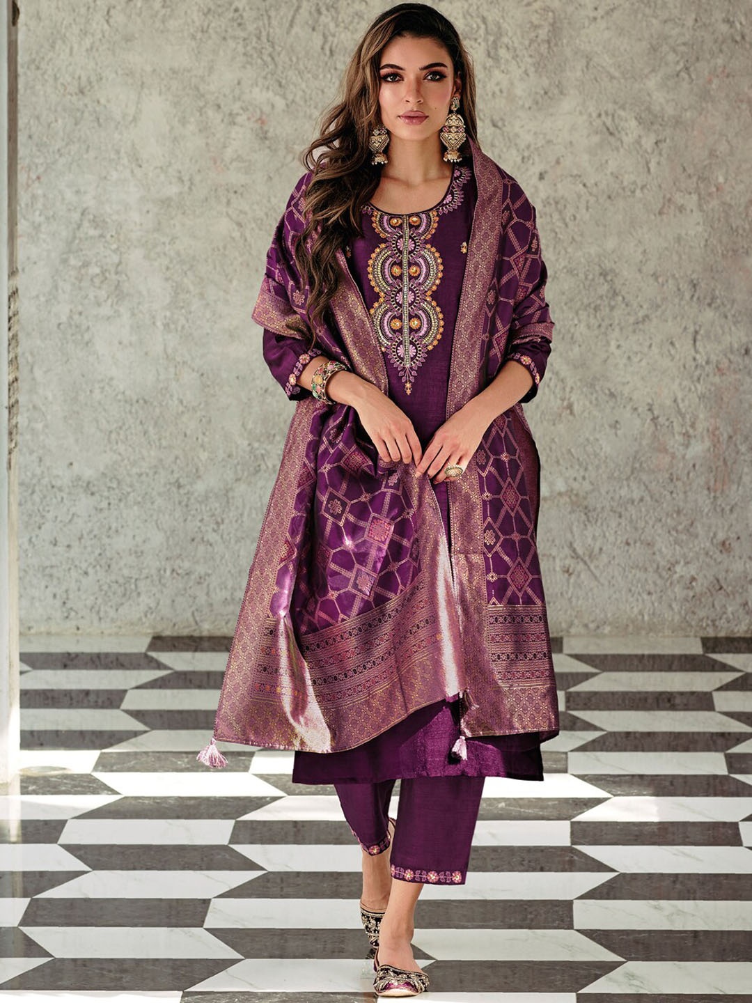 

VredeVogel Ethnic Motifs Embroidered Zari Kurta With Trousers & Dupatta, Purple