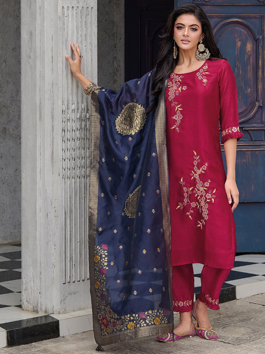 

VredeVogel Floral Embroidered Thread Work Straight Kurta & Trousers With Dupatta, Red