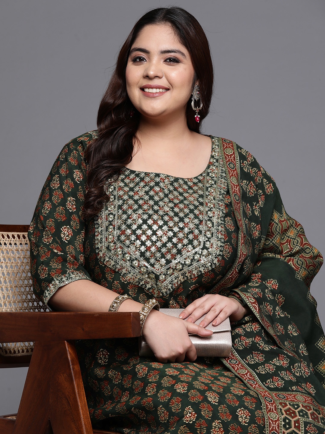 

EXTRA LOVE BY LIBAS Women Floral Yoke Design Sequinned Kurta with Trousers & Dupatta, Green