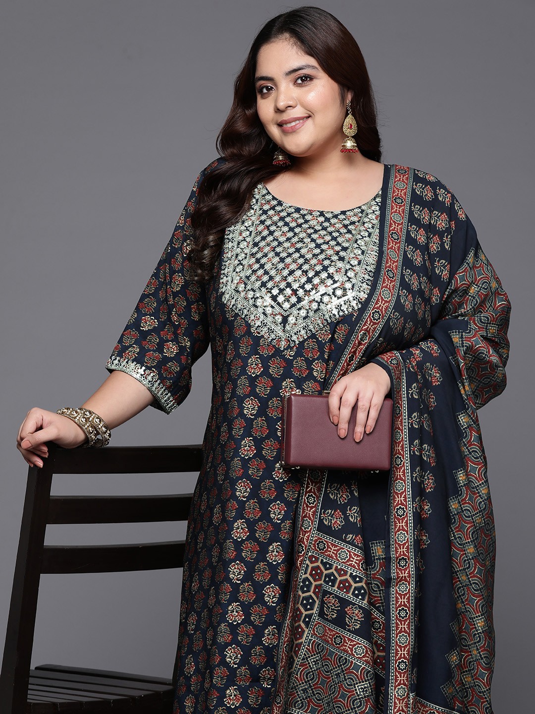 

EXTRA LOVE BY LIBAS Floral Yoke Design Regular Sequinned Kurta with Salwar & Dupatta, Navy blue