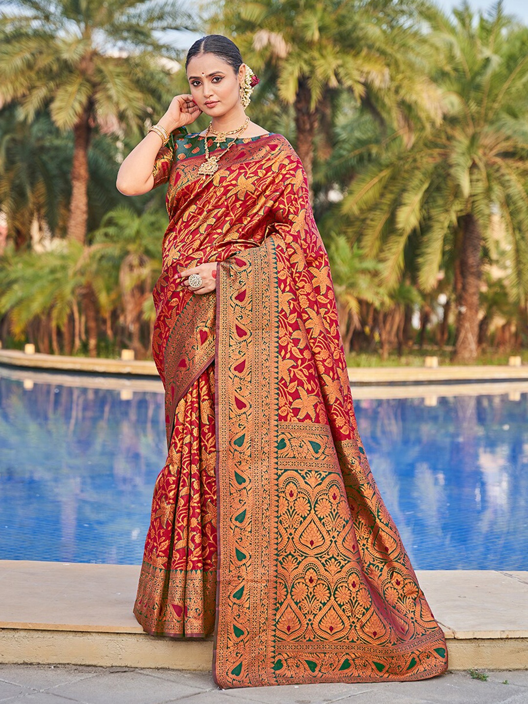 

Mitera Floral Woven Design Zari Detail Banarasi Saree, Maroon