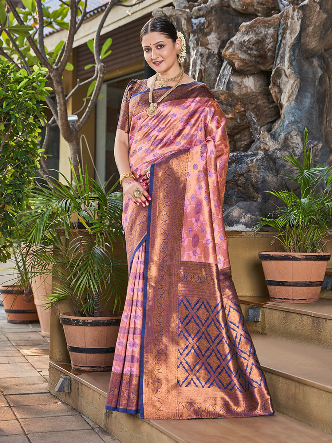 

Mitera Pink & Navy Blue Ethnic Motifs Woven Design Zari Banarasi Saree