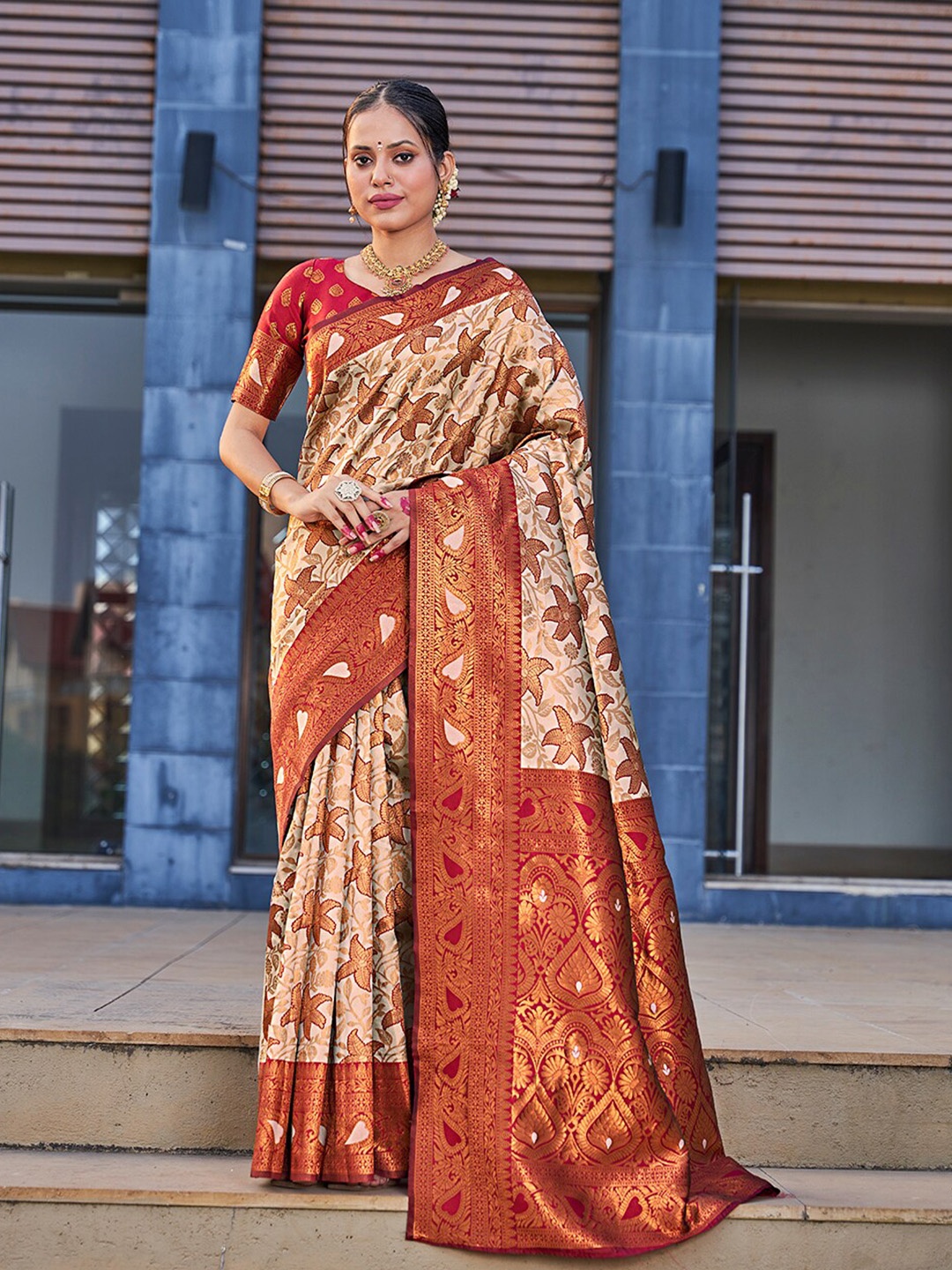 

Mitera Woven Design Zari Banarasi Saree, Beige