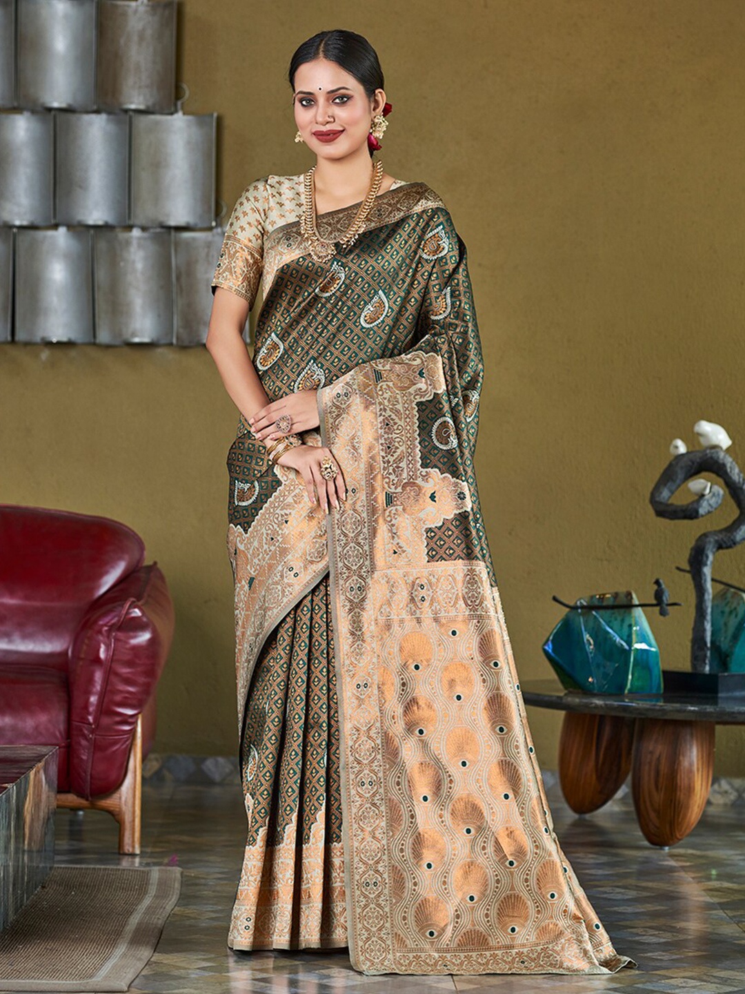 

Mitera Green & Cream-Coloured Ethnic Motifs Woven Design Zari Banarasi Saree