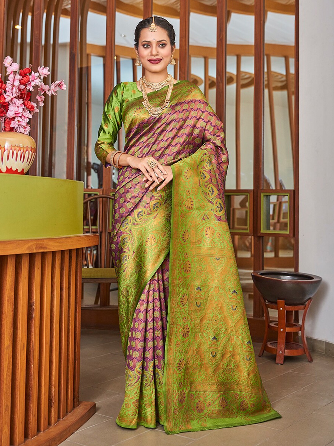 

Mitera Ethnic Motifs Woven Design Zari Detail Banarasi Saree, Mauve