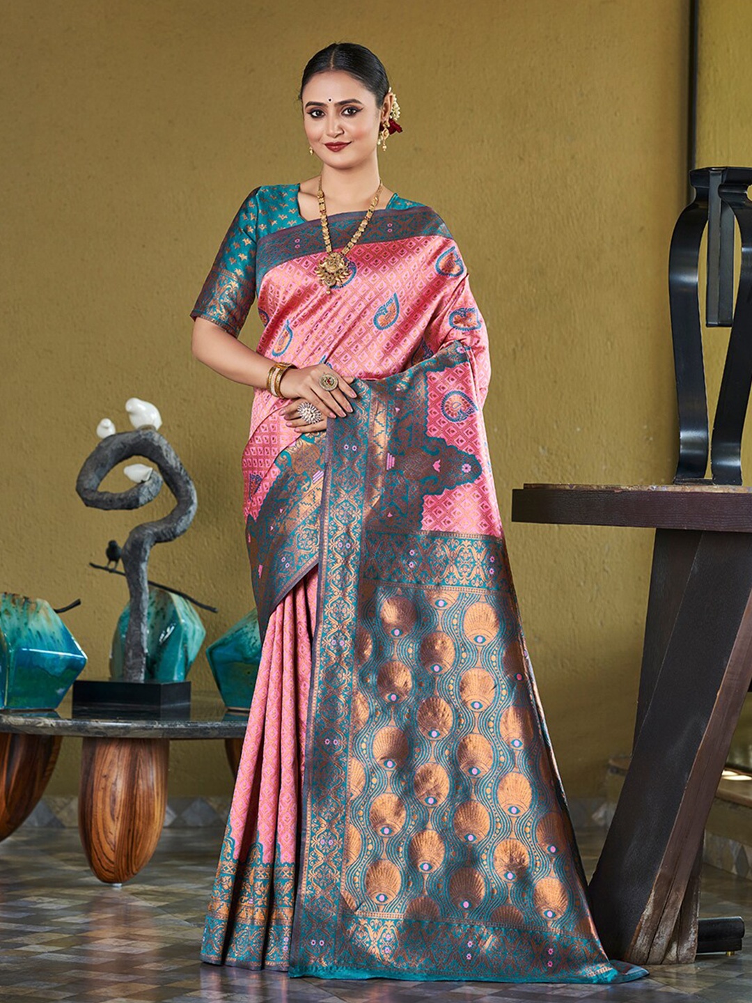 

Mitera Ethnic Motifs Woven Design Zari Banarasi Saree, Pink