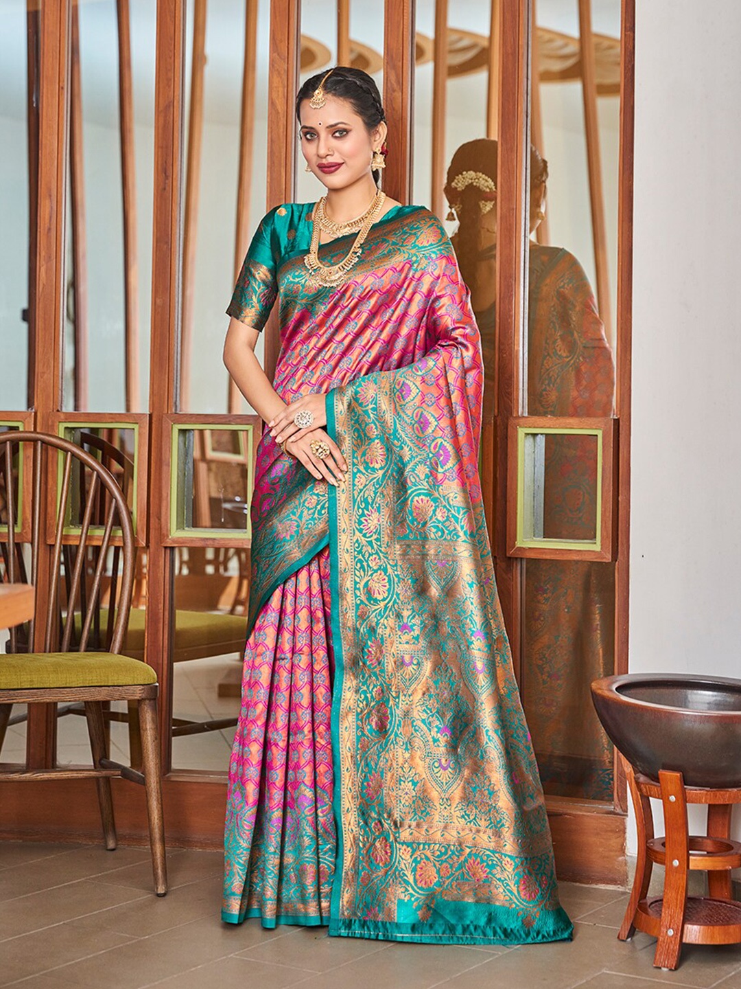 

Mitera Woven Design Zari Banarasi Saree, Pink