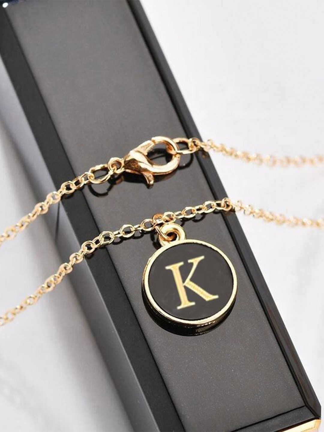 

Pinapes Unisex Gold-Plated Necklace