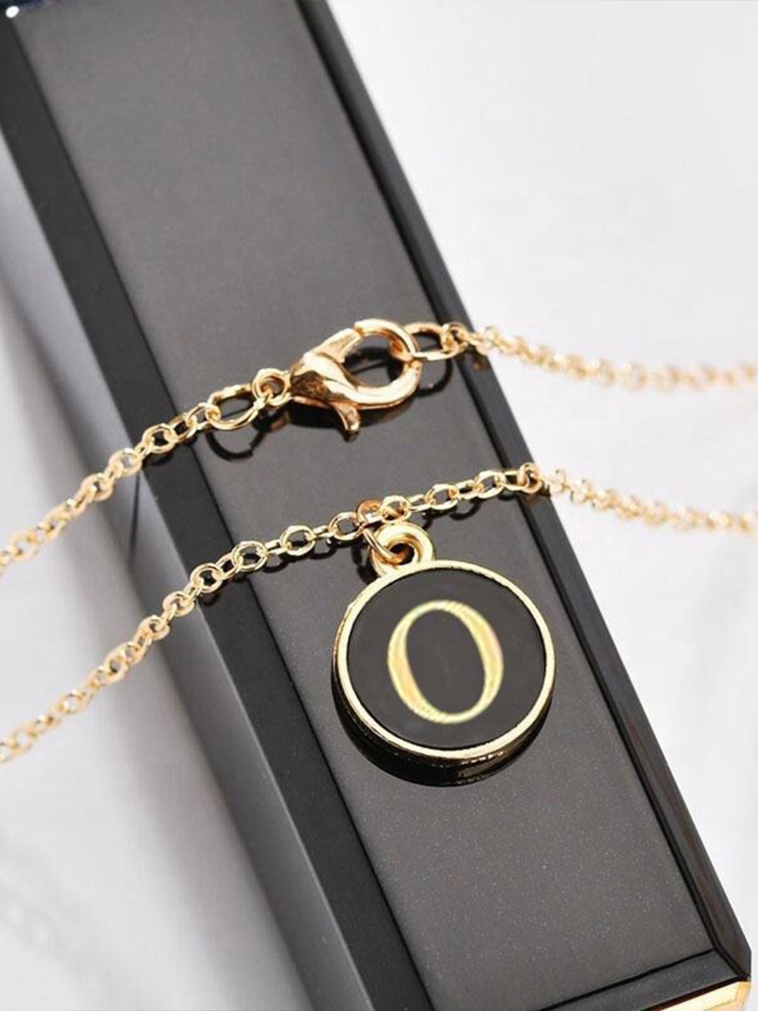 

Pinapes Unisex Gold-Plated Necklace