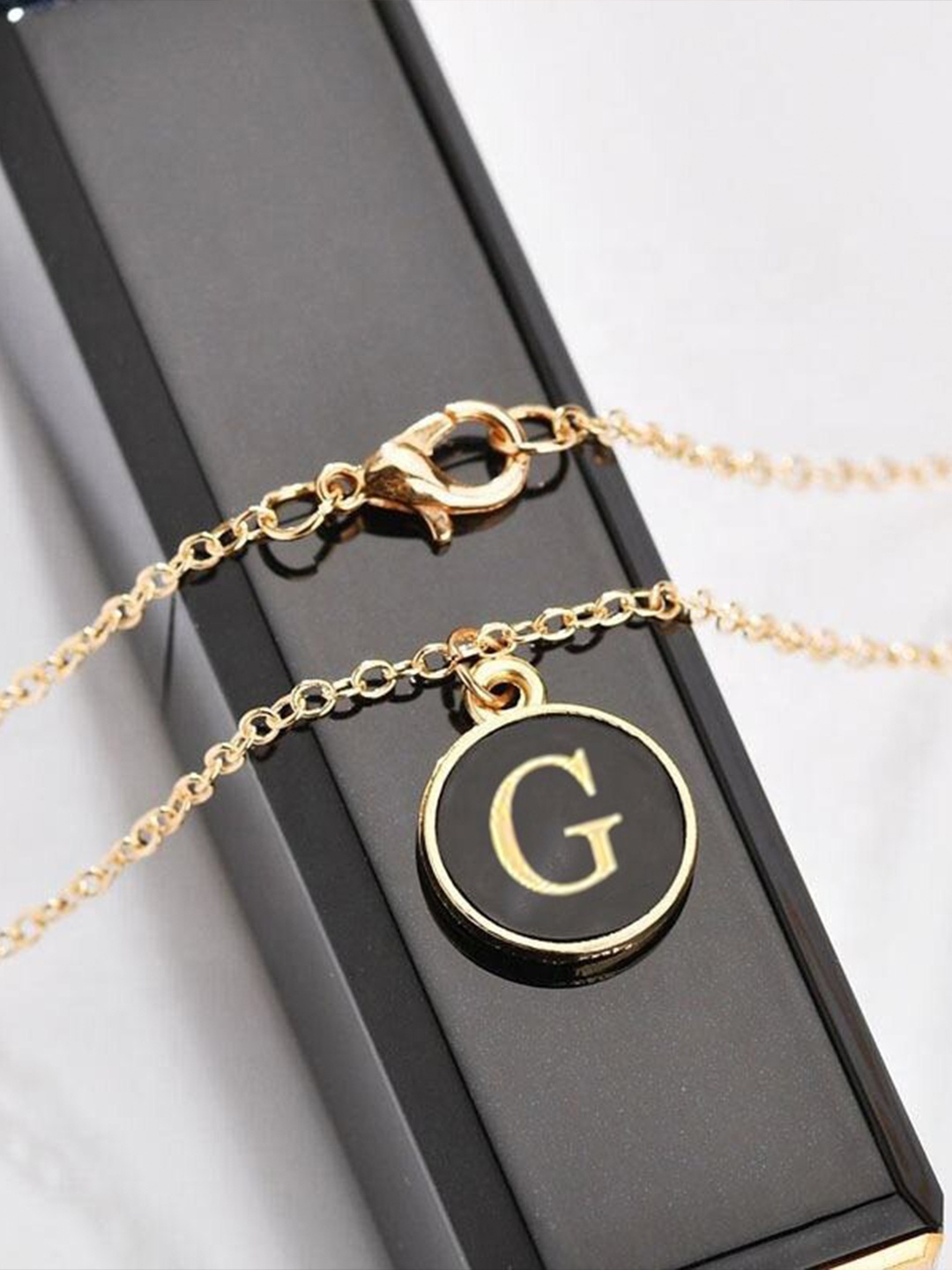 

Pinapes Unisex Gold-Plated Oxidised Necklace