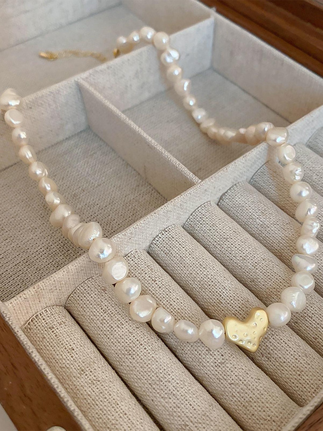 

Lyla Pearls Studded Necklace, Gold