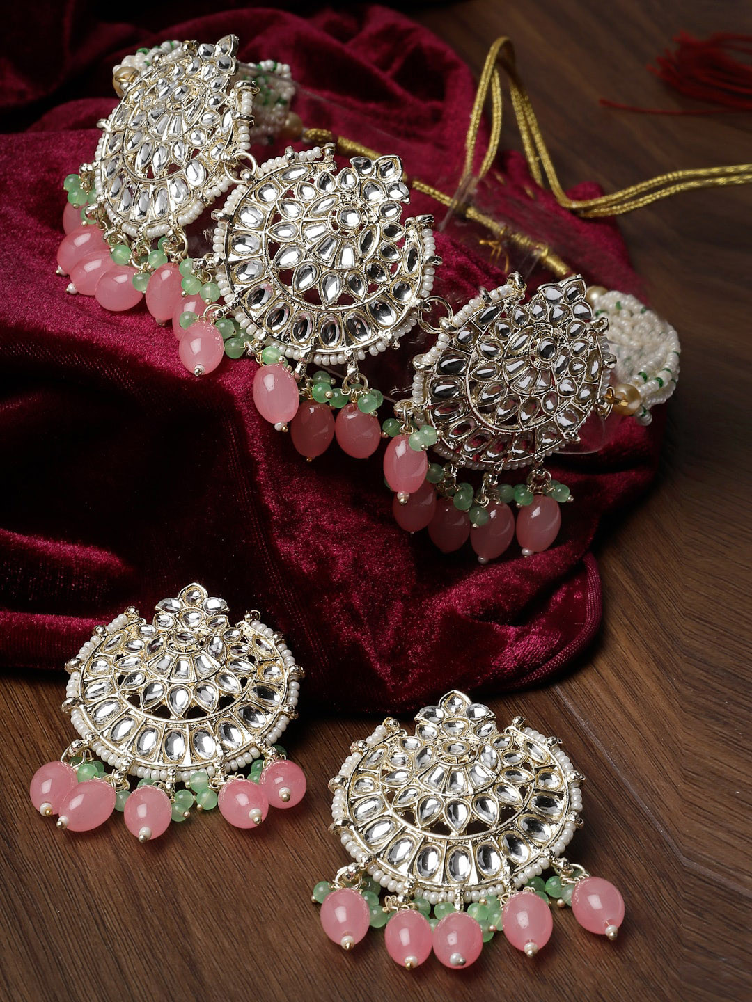 

Sukkhi Gold-Plated Kundan-Studded & Beaded Jewellery Set