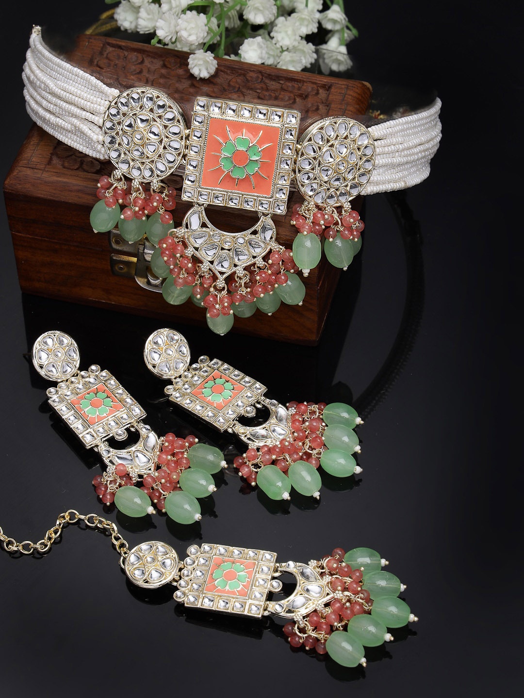 

Sukkhi Gold Plated Kundan Studded Jewellery Set