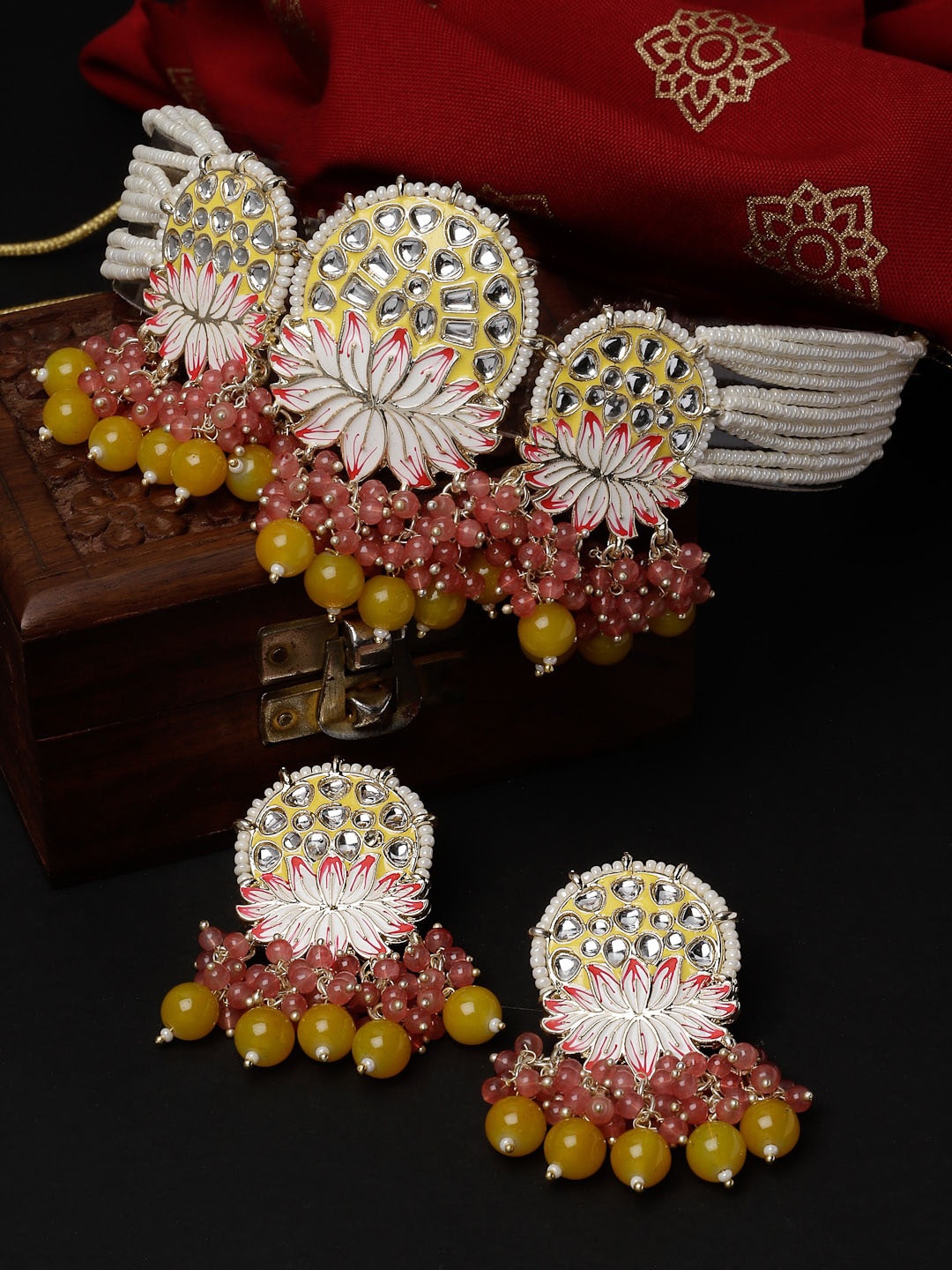 

Sukkhi Gold Plated Kundan Studded & Beaded Jewellery Set