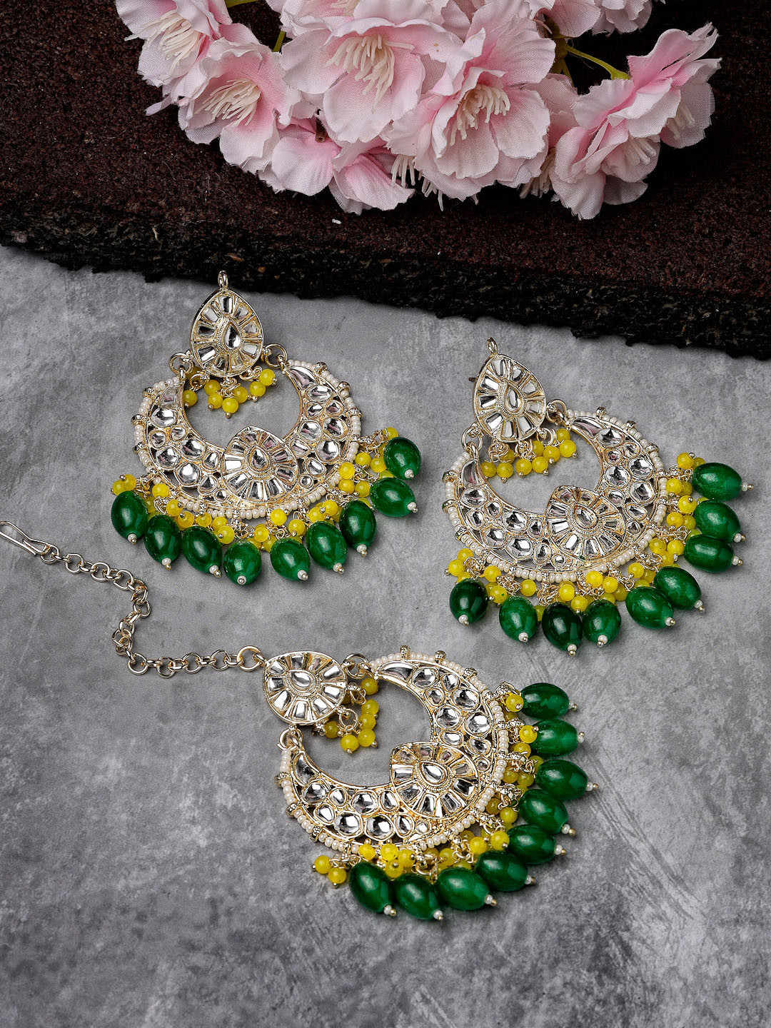 

Sukkhi Gold-Plated Kundan-Studded & Beaded Jewellery Set