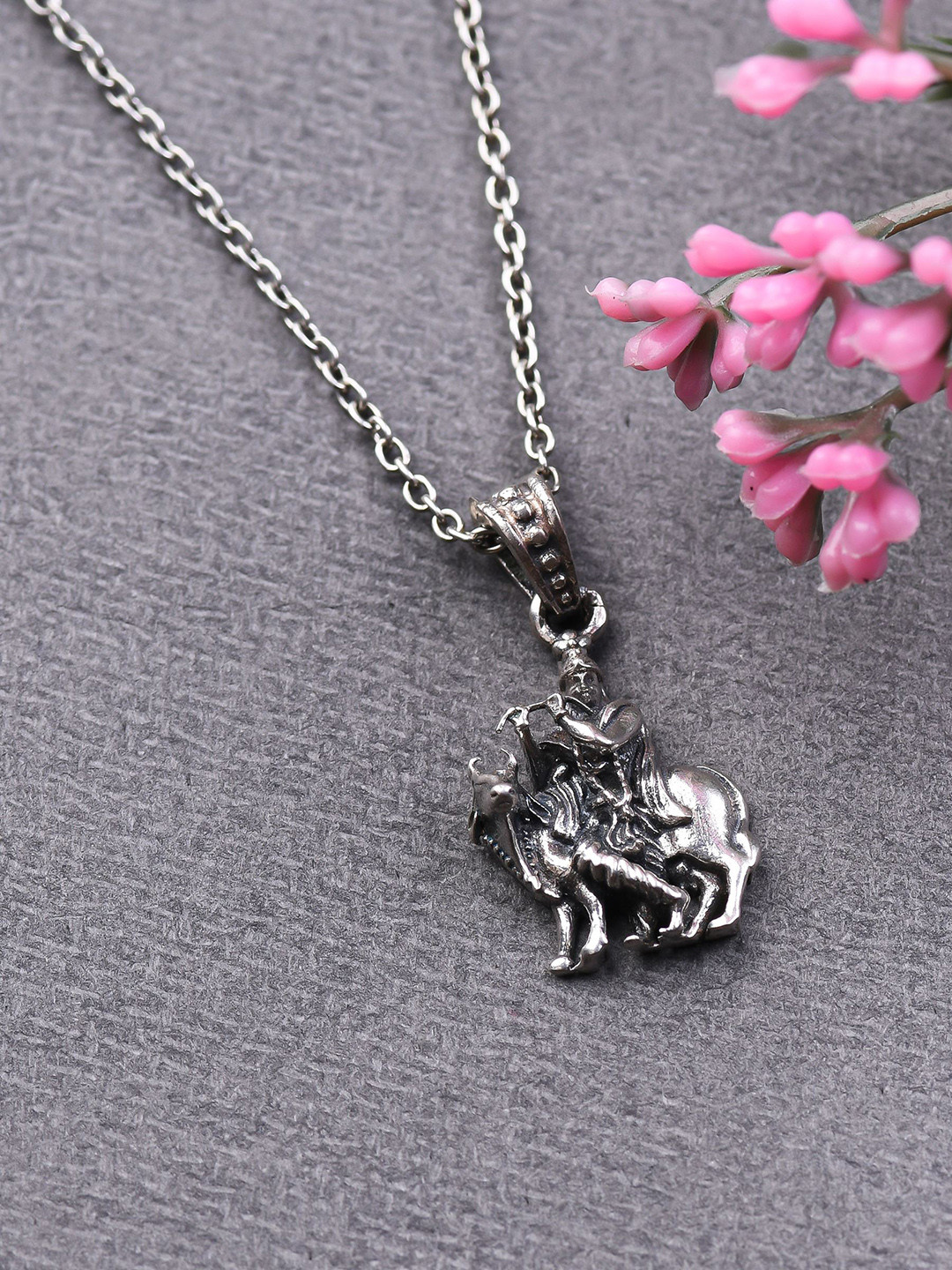 

KUBERBOX Krishn ji Pendant With Chain, Silver