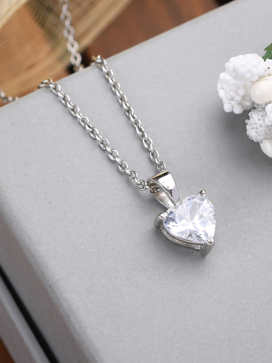 

KUBERBOX Silver Rhodium-Plated Artificial Stone Stuuded Heart Pendant With Chain