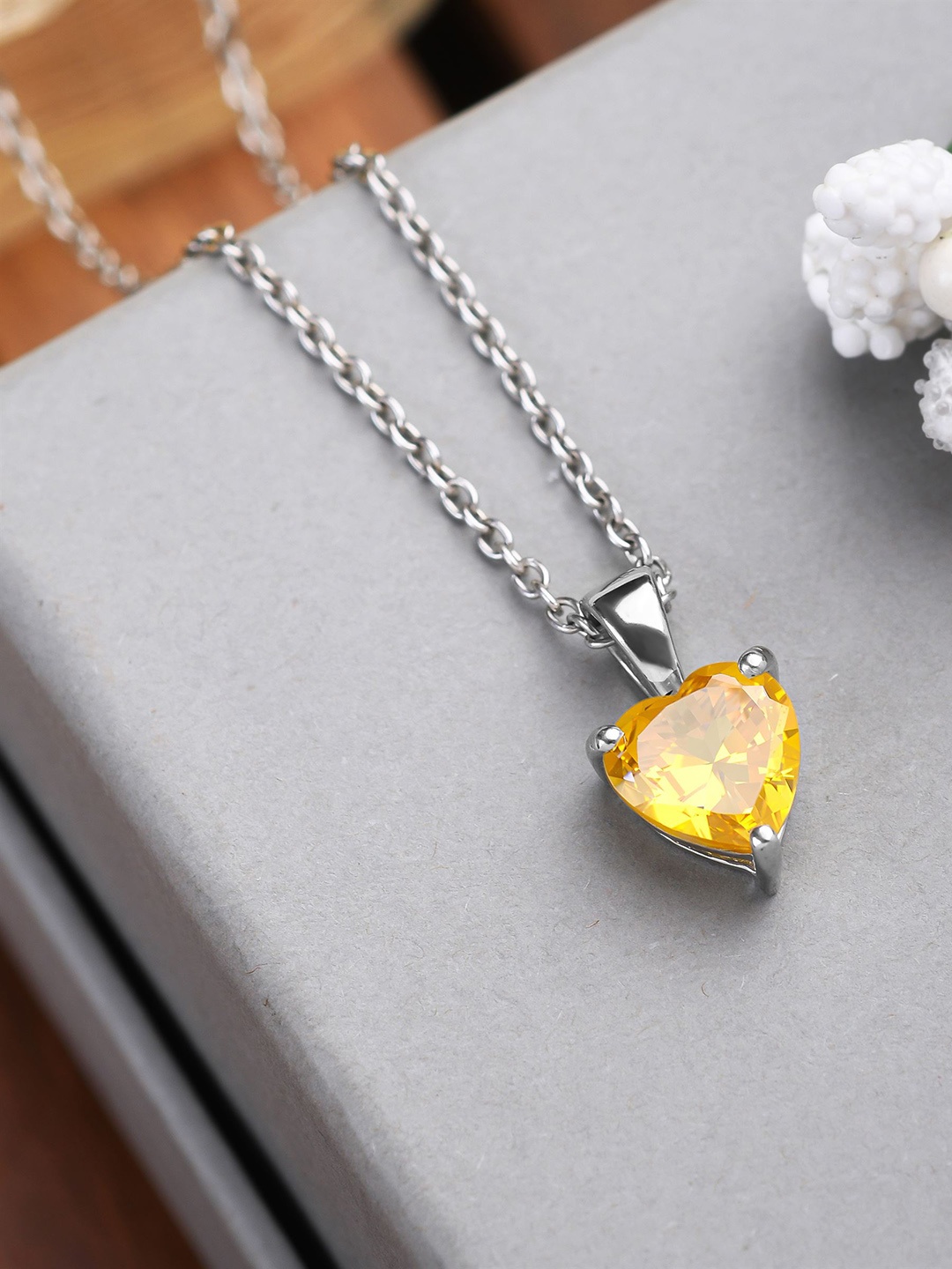 

KUBERBOX Rhodium-Plated Heart Shaped Pendant With Chain, Silver