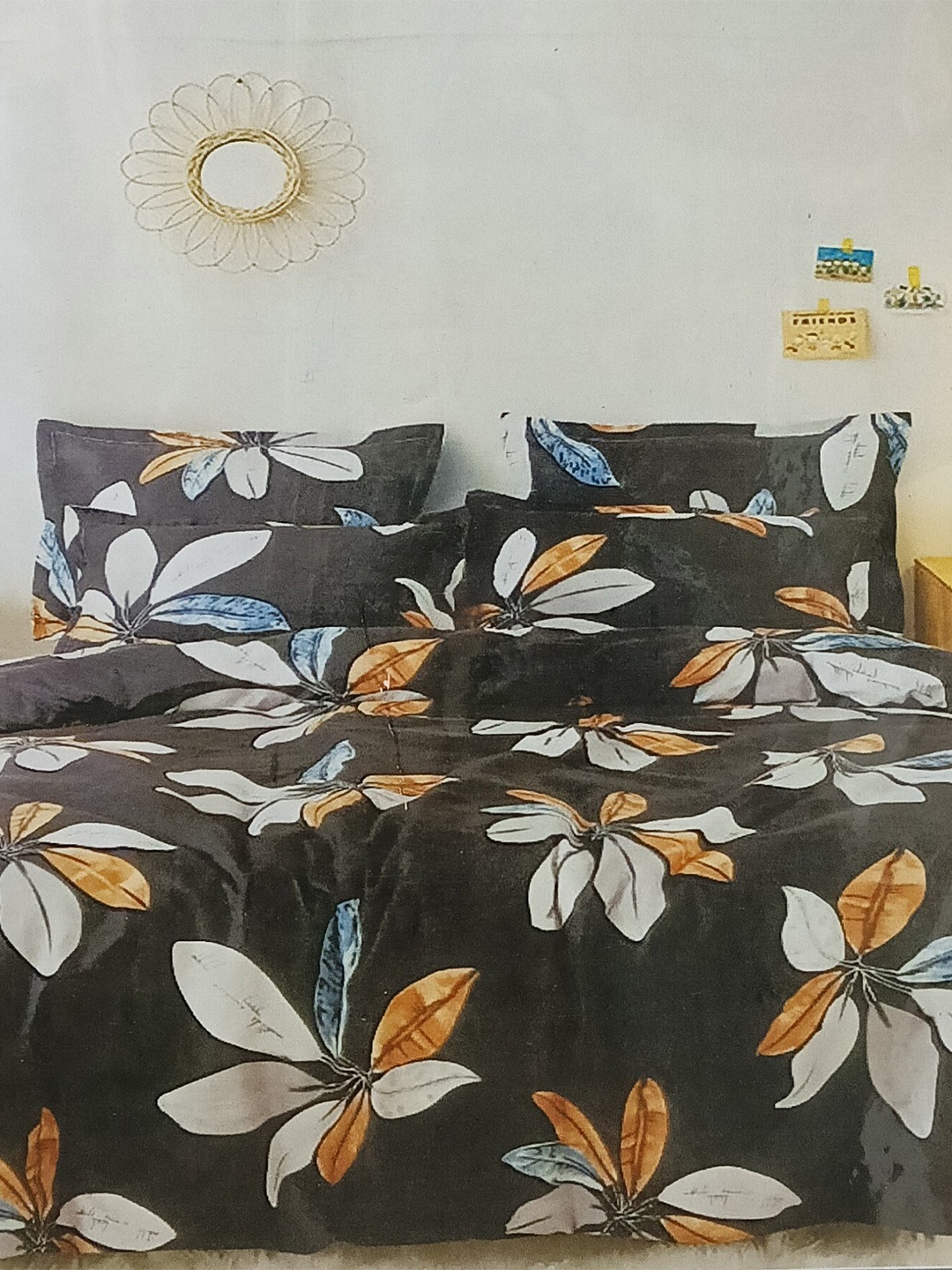 

Signature Piper Black & White Floral Microfiber 160 TC Queen Bedsheet with 2 Pillow Covers