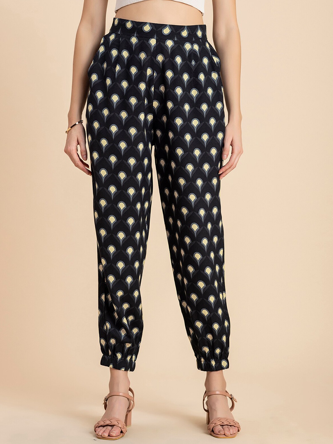 

Moomaya Women Floral Printed High-Rise Pleated Joggers, Black