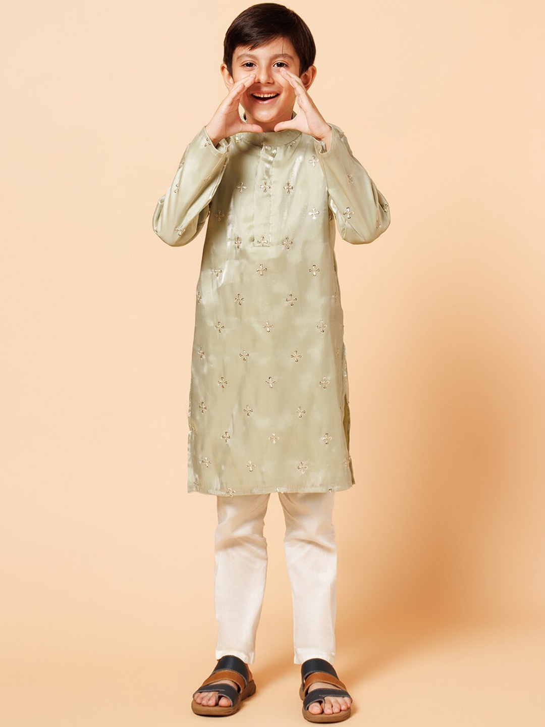 

PICCOLO Boys Ethnic Motifs Embroidered Regular Organza Kurta with Pyjamas, Green