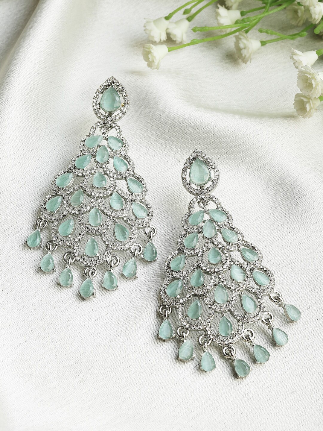 

PANASH Silver-Plated Kundan Studded Teardrop Shaped Drop Earrings