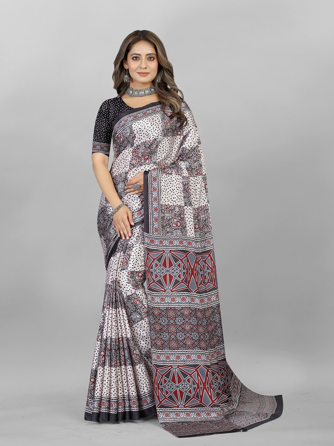 

Anouk White & Red Floral Printed Saree