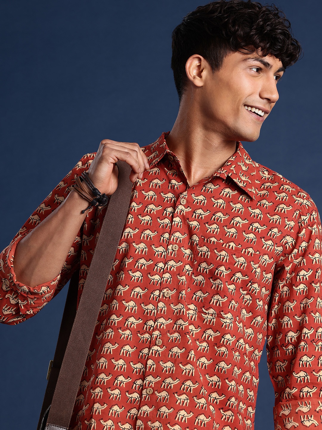 

Taavi Men Classic Conversational Printed Casual Shirt, Red