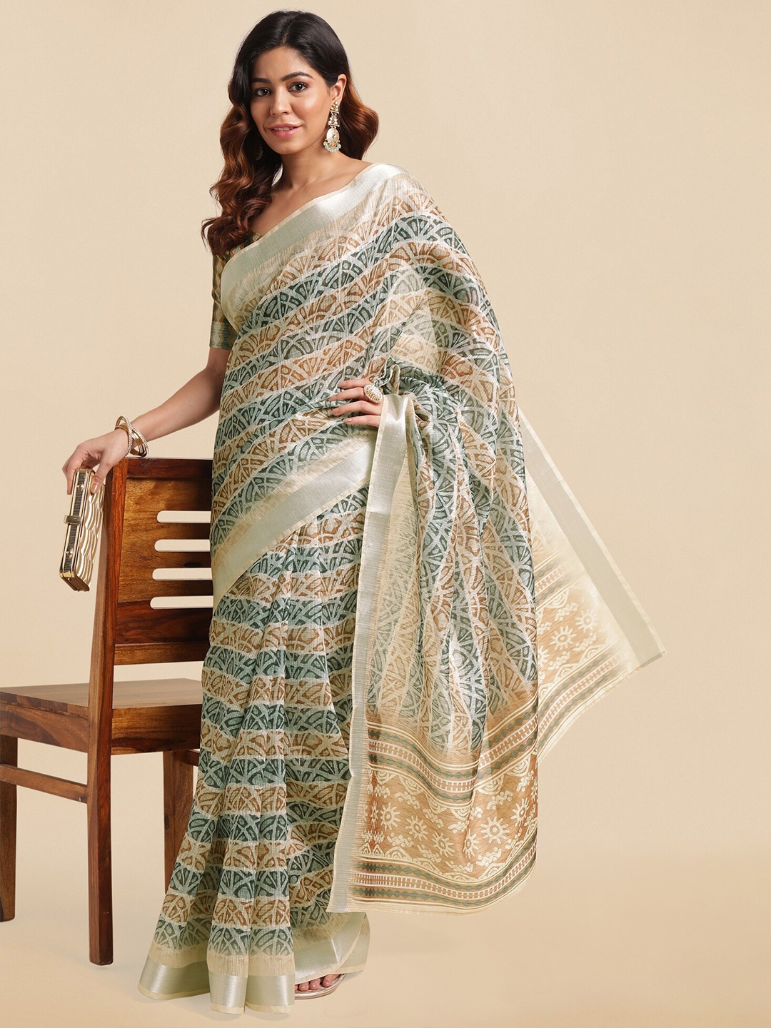 

MIRCHI FASHION Ethnic Motifs Printed Zari Block Print Saree, Off white