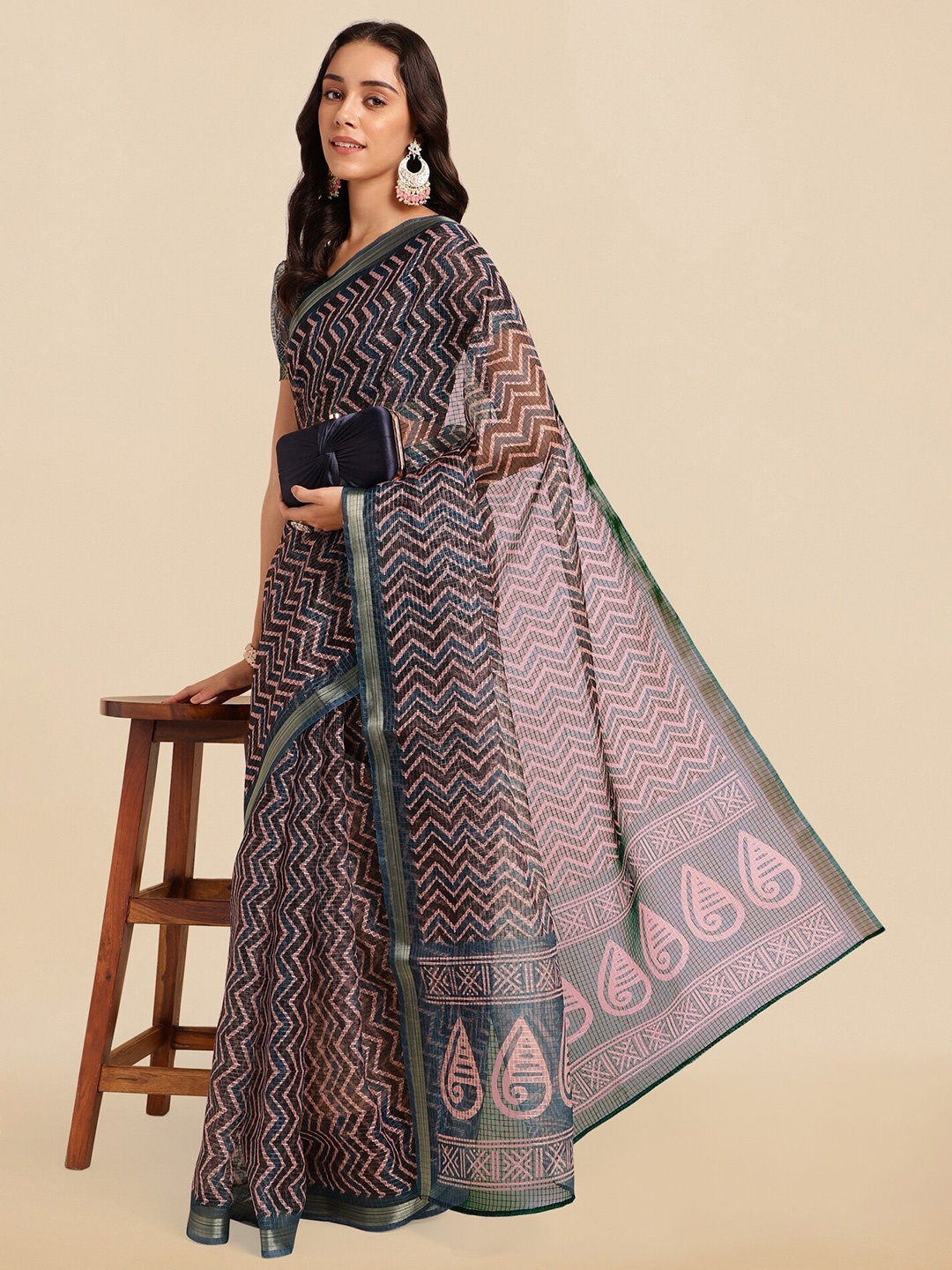 

MIRCHI FASHION Geometric Printed Zari Saree, Navy blue