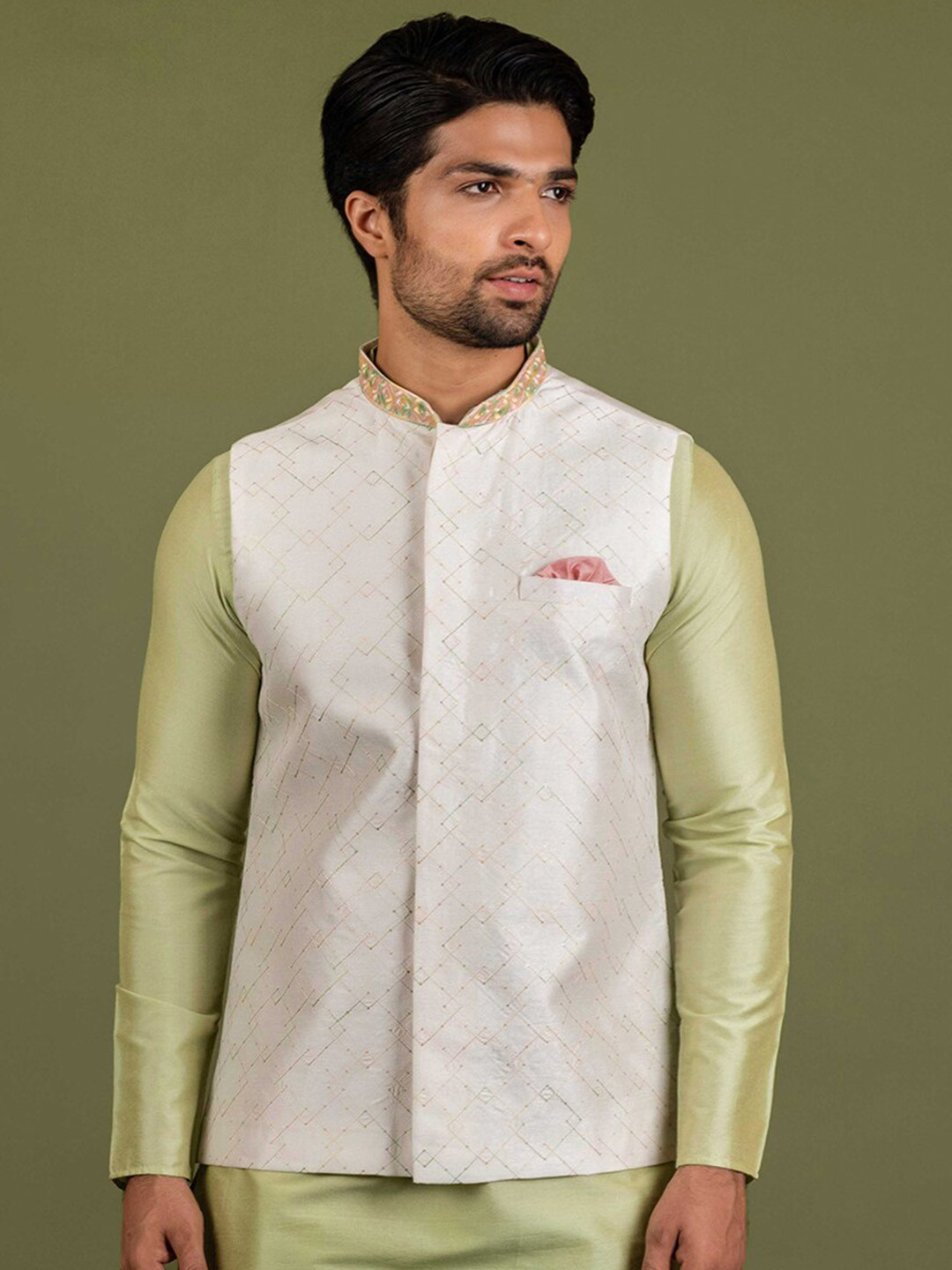 

KISAH Printed Mandarin Collar Woven Nehru Jacket With Pocket Square, White