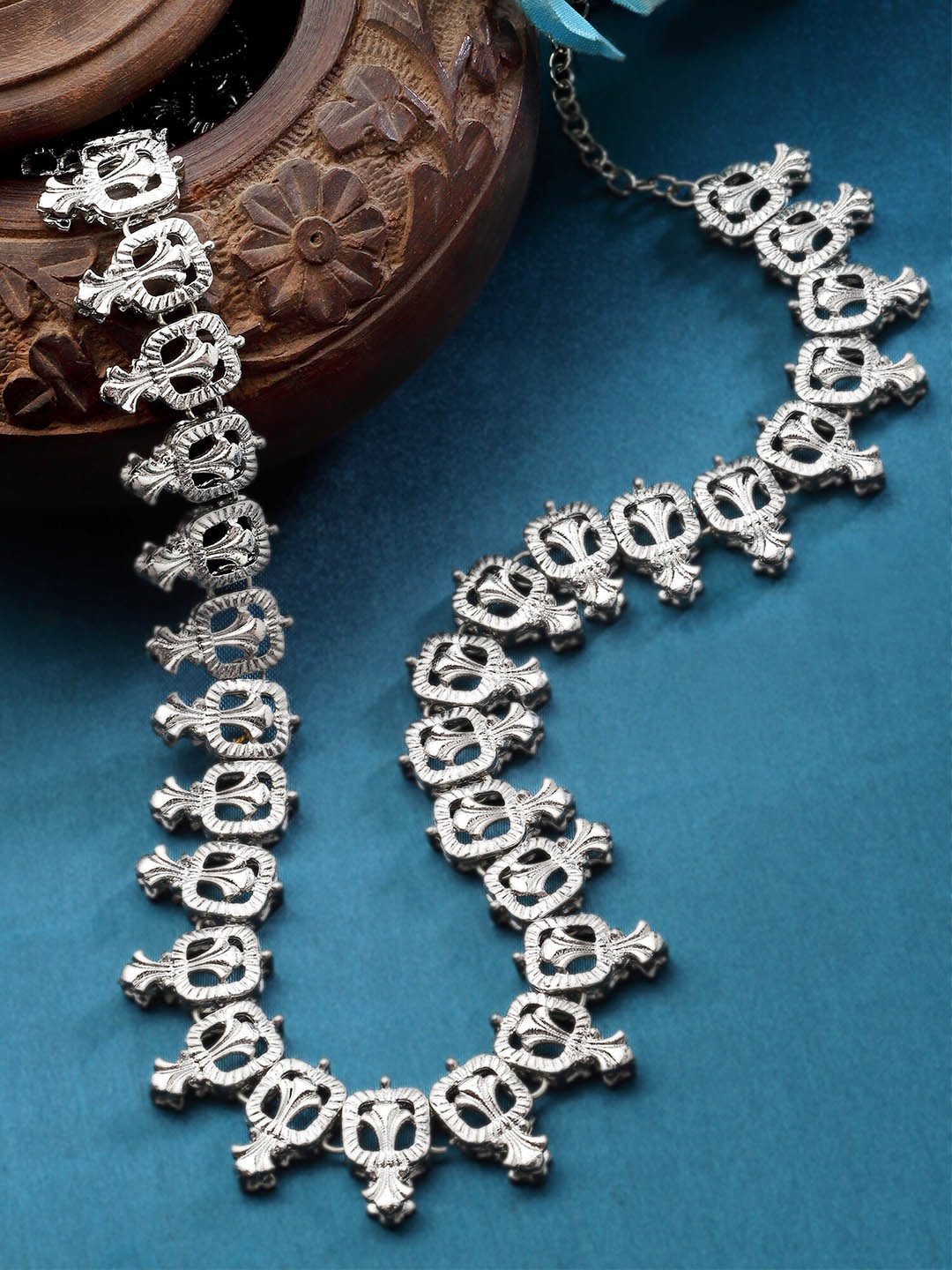 

KARATCART Silver-Plated Pearl-Beaded Oxidised Kamarbandh