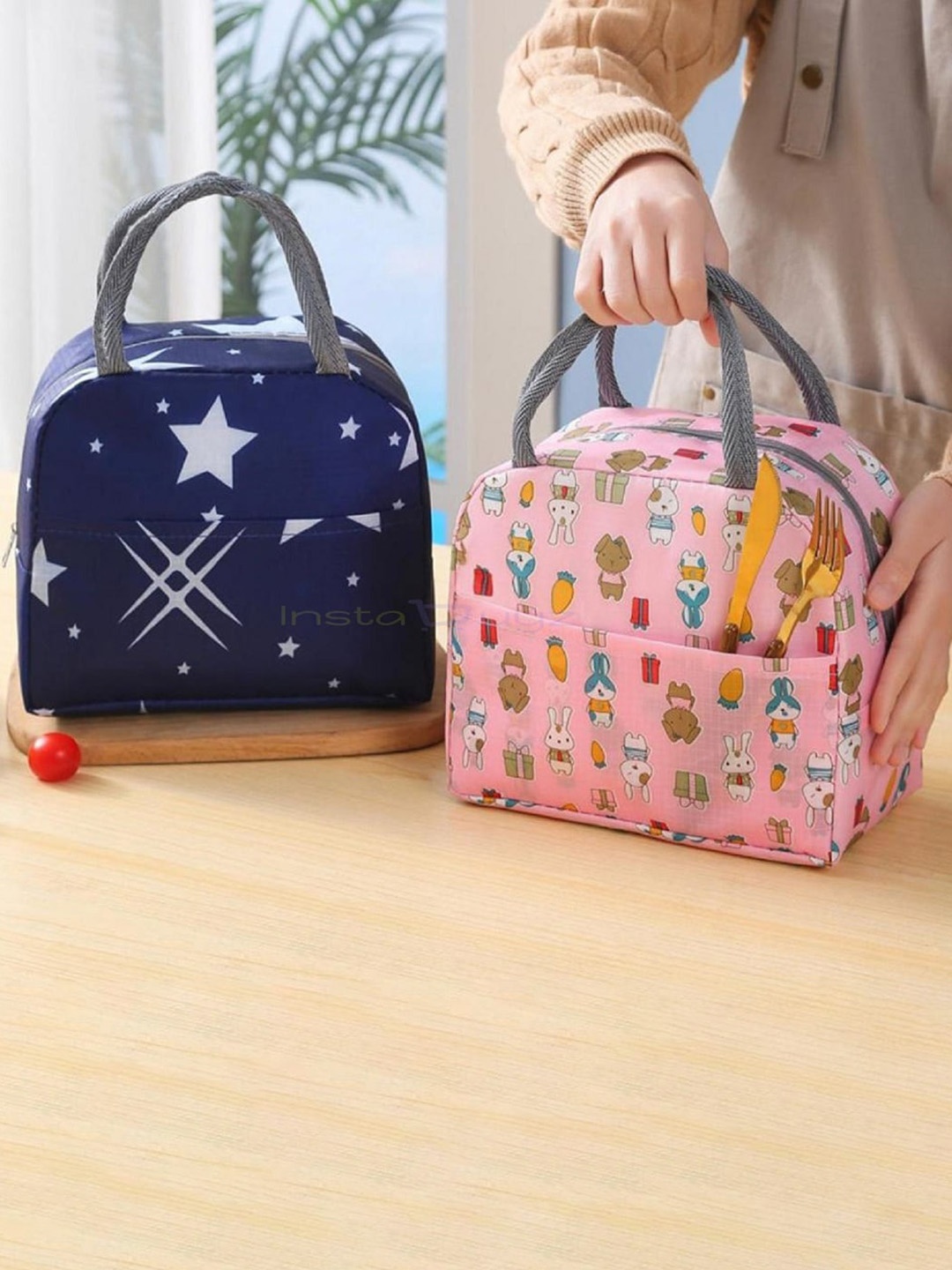 

Instabuyz Printed Waterproof Lunch Bag, Pink