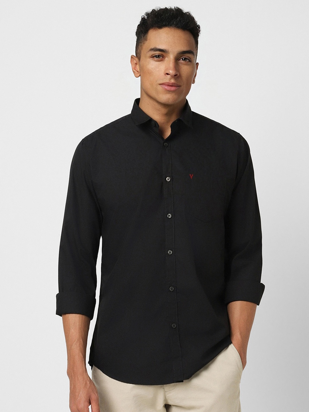 

Van Heusen Sport Spread Collar Slim Fit Cotton Shirt, Black