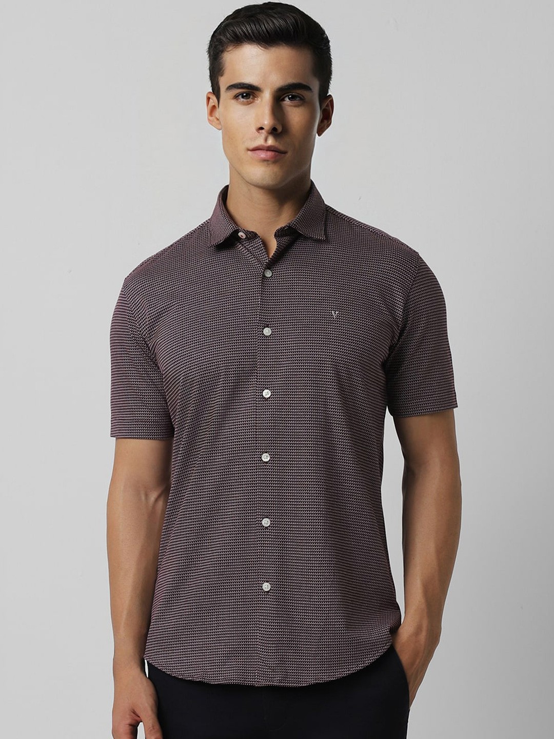 

Van Heusen Sport Micro Ditsy Printed Cotton Slim Fit Opaque Casual Shirt, Purple
