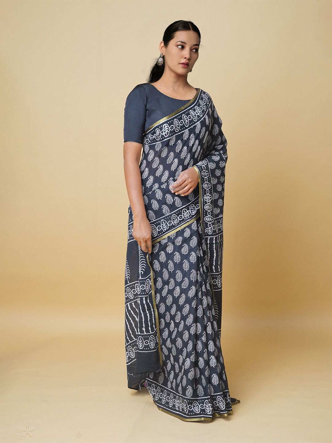 

Unnati Silks Ethnic Motifs Printed Zari Pure Cotton Block Print Saree, Black