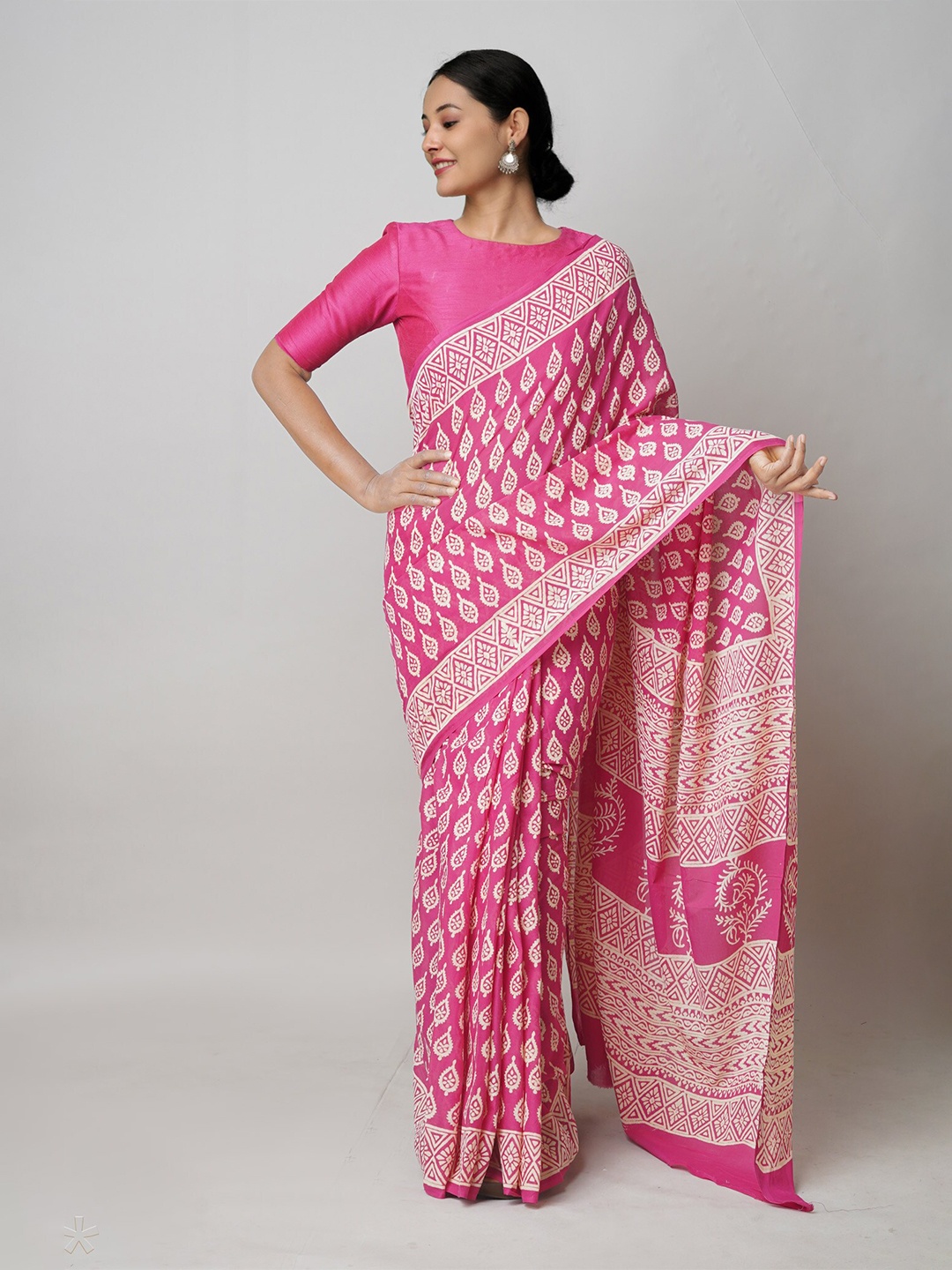 

Unnati Silks Ethnic Motifs Printed Zari Pure Cotton Block Print Saree, Pink