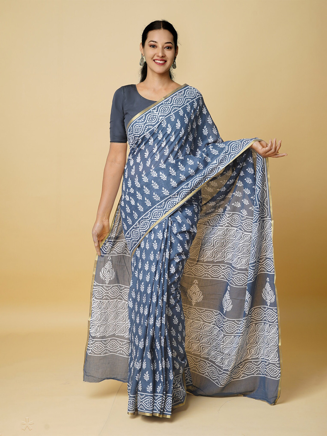 

Unnati Silks Ethnic Motifs Printed Zari Pure Cotton Block Print Saree, Grey