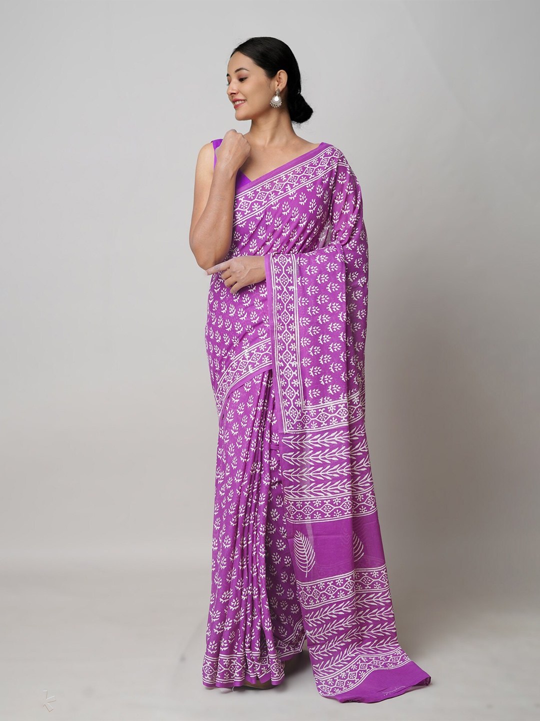 

Unnati Silks Ethnic Motifs Printed Pure Cotton Block Print Saree, Purple