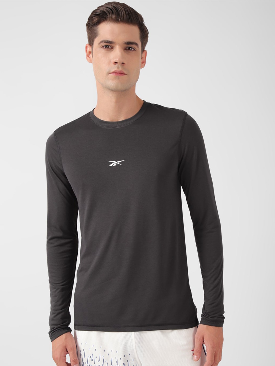 

Reebok Round Neck Slim-Fit Training App T-shirt, Black